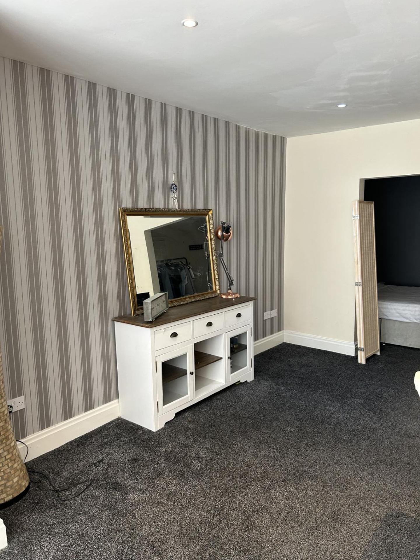 The Stranded Hotel — Photos 3