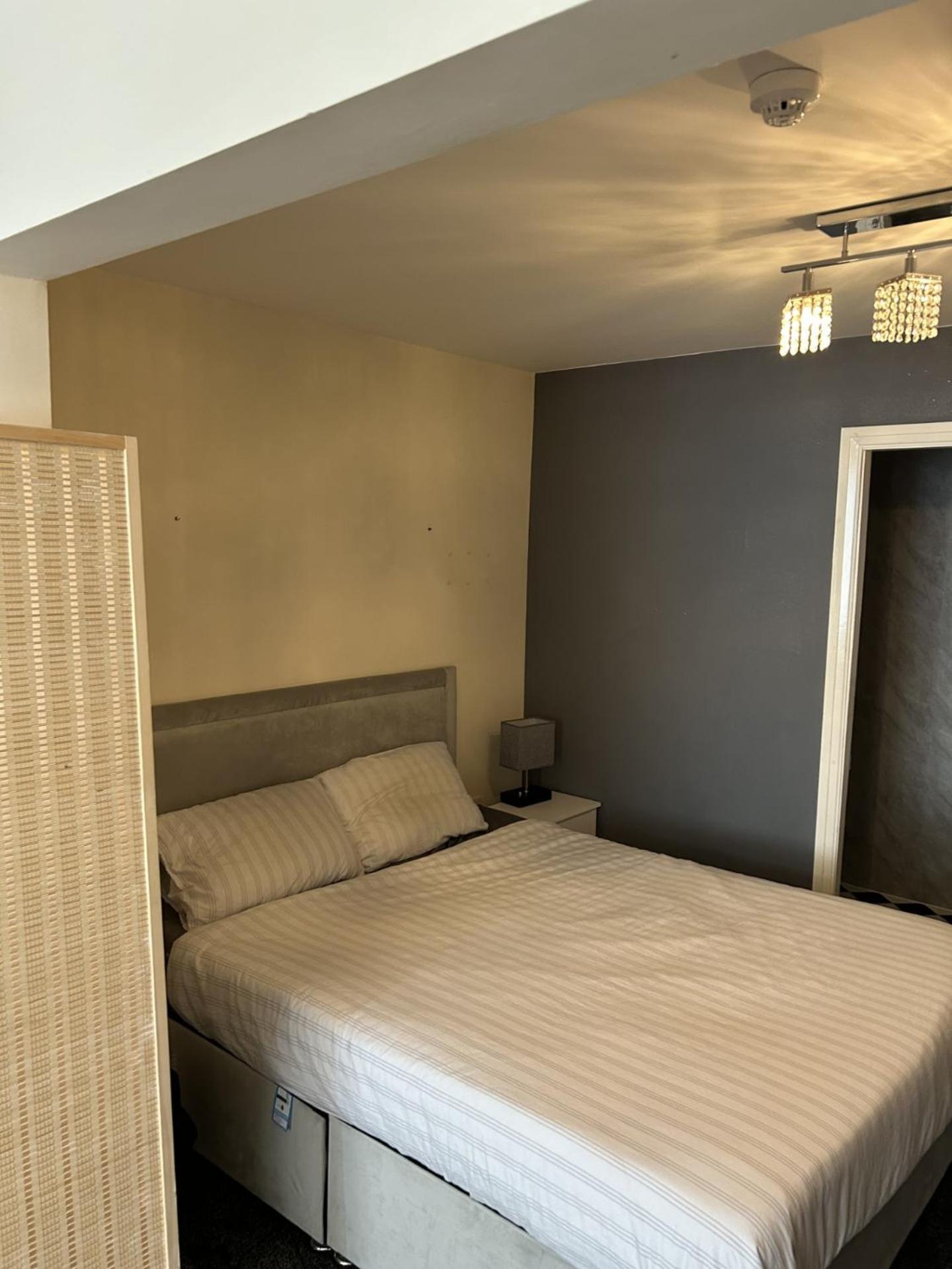 The Stranded Hotel — Photos 2