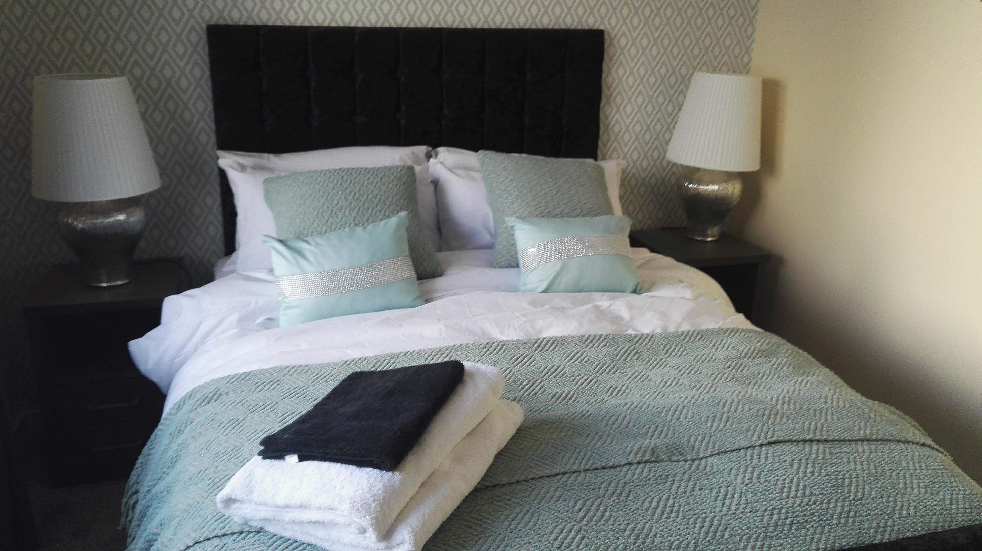 The Stranded Hotel — Photos 1